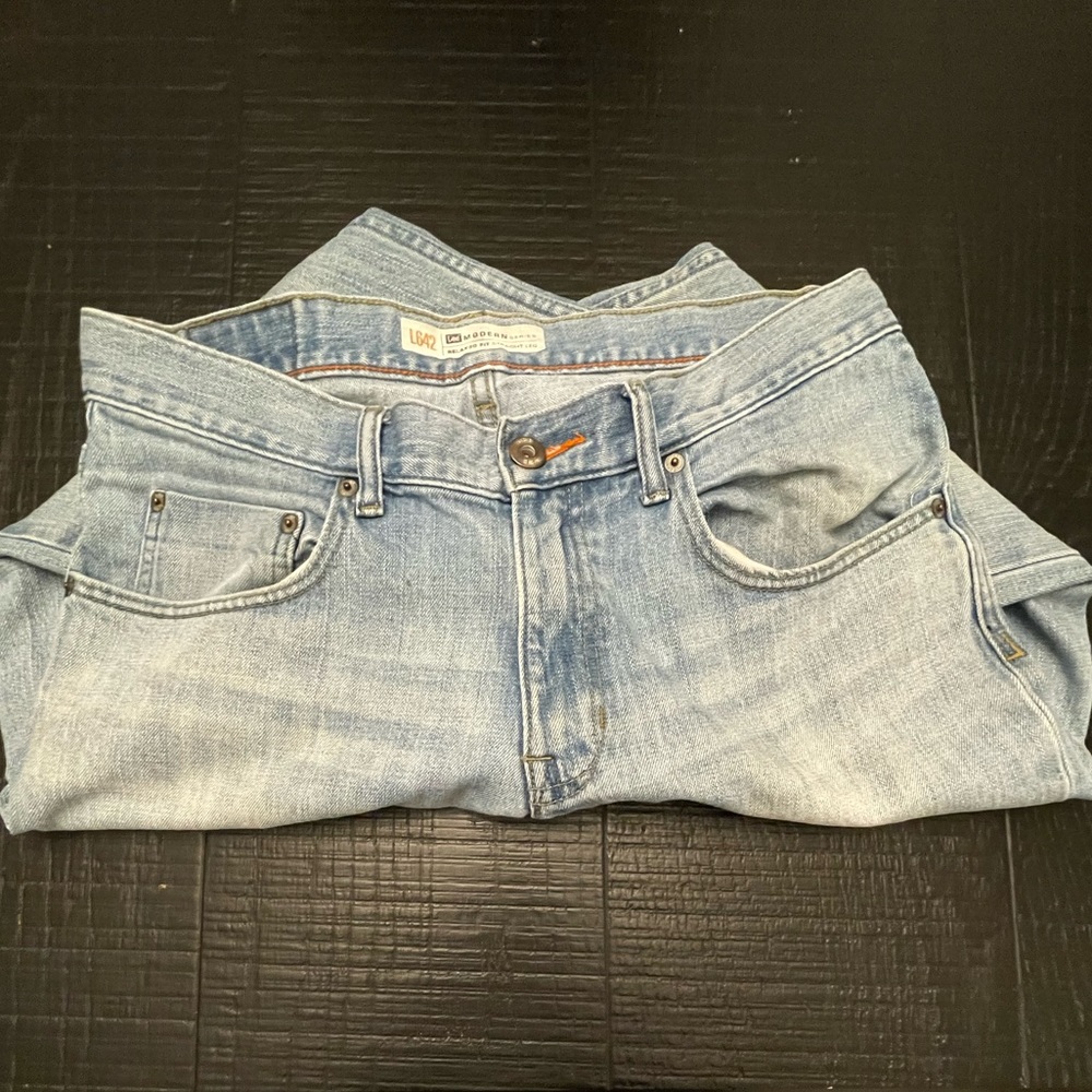 (9)-Lee Jeans L642 Modern Series Relaxed Fit Straight Leg, 5 pocket Zip Up denim - Picture 4 of 8